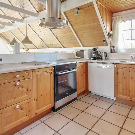 Edvard - 400m From The Sea By Interhome *